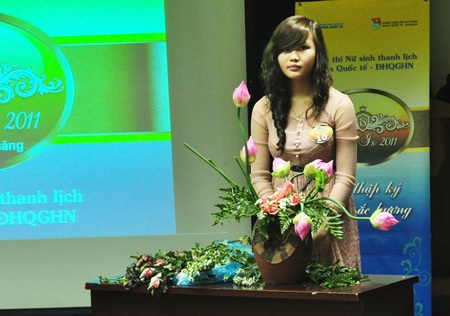 Nữ sinh khoa Quốc tế say sưa với vũ điệu bốc lửa - 13