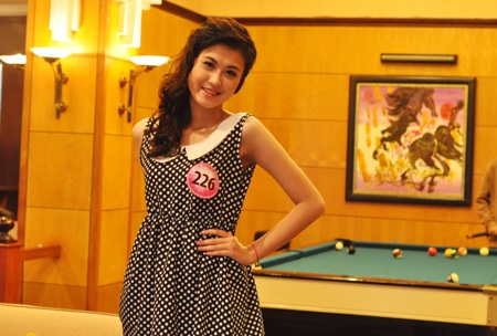 "Đột nhập" hậu trường trang điểm thí sinh Miss Teen trước giờ G - 13