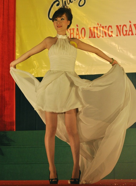 Minh Mùi trở thành Hoa khôi đầu tiên ĐH Nội vụ - 11 Minh Mùi trở thành Hoa khôi đầu tiên ĐH Nội vụ - 11