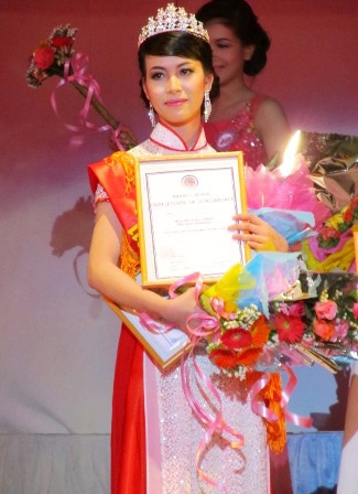 Trần Thùy Trang đăng quang Miss ĐH Phú Xuân 2011 - 1 Trần Thùy Trang đăng quang Miss ĐH Phú Xuân 2011 - 1