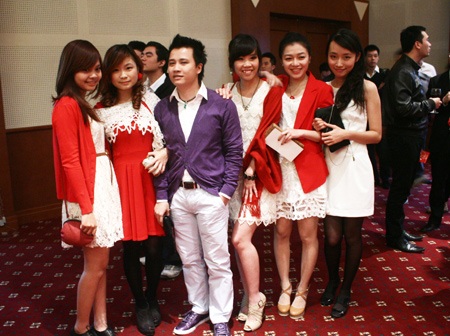 Sắc đỏ - trắng tràn ngập dạ tiệc Noel trường RMIT - 4