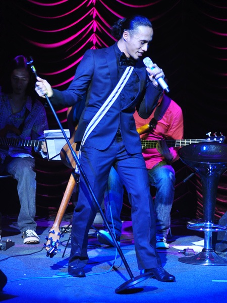 Thu Minh tình tứ với “Quý ông nhạc rock” Anh Khoa - 6