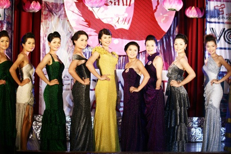 Nụ cười toả sáng của tân Hoa khôi ĐH Luật - 2