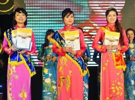 Ngỡ ngàng người đẹp SV “trót quên” tên Bộ trưởng GTVT - 17 Ngỡ ngàng người đẹp SV “trót quên” tên Bộ trưởng GTVT - 17