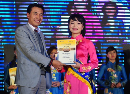 Ngỡ ngàng người đẹp SV “trót quên” tên Bộ trưởng GTVT - 15 Ngỡ ngàng người đẹp SV “trót quên” tên Bộ trưởng GTVT - 15