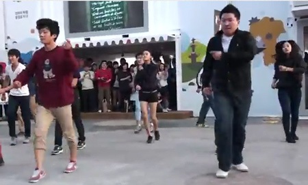 Độc đáo màn flashmob được “taekwondo hóa” - 1 Độc đáo màn flashmob được “taekwondo hóa” - 1