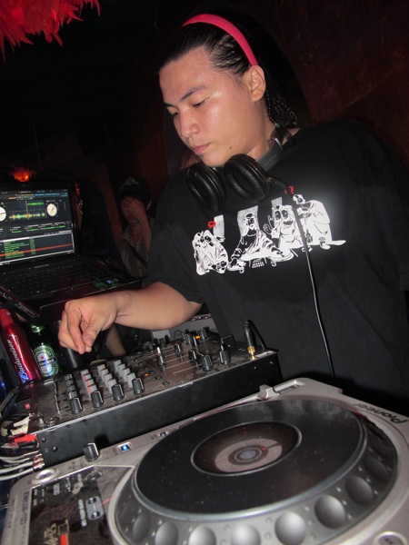 Gặp chàng DJ Sài Thành từng remix cho Văn Mai Hương - 3 Gặp chàng DJ Sài Thành từng remix cho Văn Mai Hương - 3