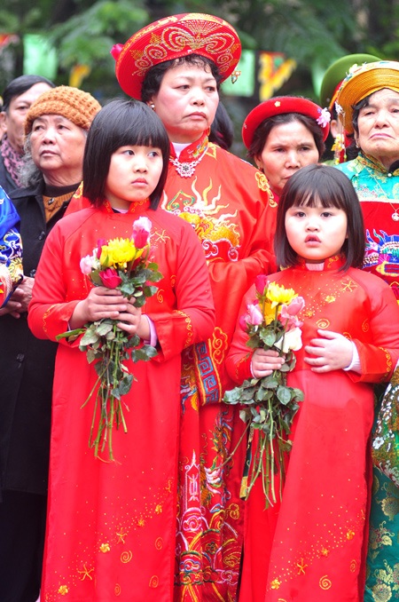 Bạn trẻ “say” tò he, cờ người tại hội Gò Đống Đa - 6