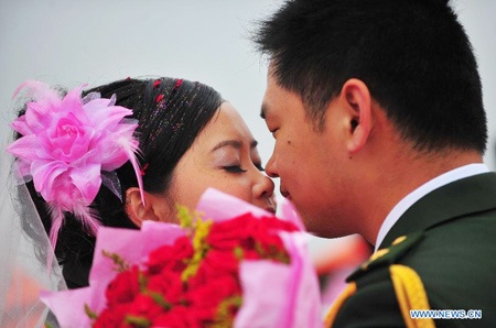 Cưới tập thể mừng ngày Quốc tế Phụ nữ 8/3