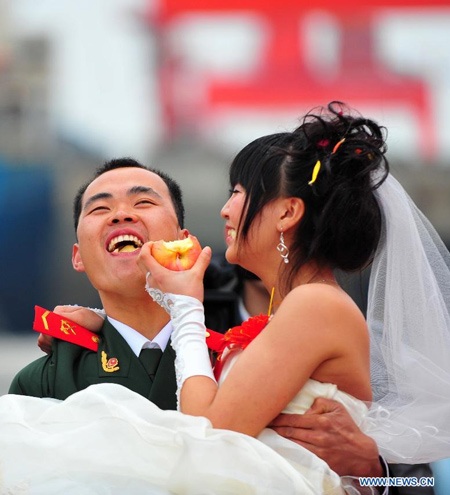 Cưới tập thể mừng ngày Quốc tế Phụ nữ 8/3