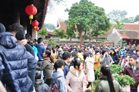 Nhộn nhịp giới trẻ Hà thành xin chữ cầu đỗ đạt - 5 Nhộn nhịp giới trẻ Hà thành xin chữ cầu đỗ đạt - 5