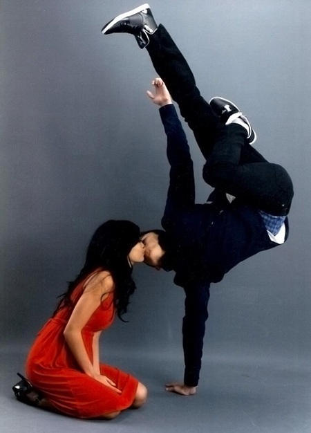 Độc đáo "nụ hôn kiểu hiphop" nhân ngày Valentine - 9 Độc đáo "nụ hôn kiểu hiphop" nhân ngày Valentine - 9