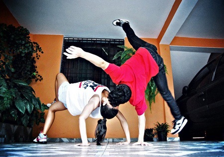 Độc đáo "nụ hôn kiểu hiphop" nhân ngày Valentine - 12 Độc đáo "nụ hôn kiểu hiphop" nhân ngày Valentine - 12