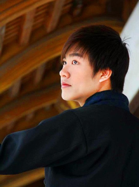 “Hotboy” đa tài trường Ngoại giao: “Sơn từng bị nghi ngờ về giới tính” - 2 “Hotboy” đa tài trường Ngoại giao: “Sơn từng bị nghi ngờ về giới tính”