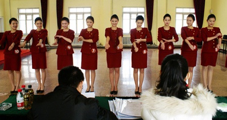 Thiếu nữ Trung Quốc mướt mồ hôi mong được “bay”