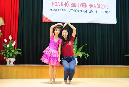 Và đêm giao lưu diễn ra sôi nổi với các phần trình diễn ấn tượng