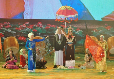 Tưng bừng tôn vinh ngày hội văn hóa các dân tộc Việt Nam - 4 Tưng bừng tôn vinh ngày hội văn hóa các dân tộc Việt Nam