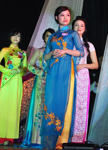 Đạt Hoa khôi Ngoại giao nhờ hùng biện tiếng Anh “như gió” - 8 Đạt Hoa khôi Ngoại giao nhờ hùng biện tiếng Anh “như gió”
