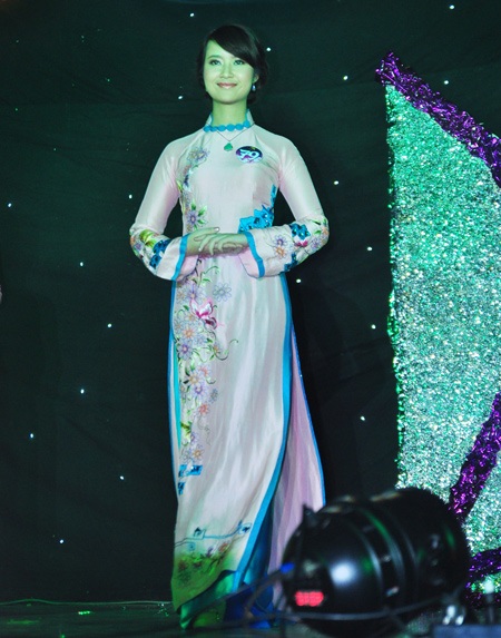 Đạt Hoa khôi Ngoại giao nhờ hùng biện tiếng Anh “như gió” - 9 Đạt Hoa khôi Ngoại giao nhờ hùng biện tiếng Anh “như gió”