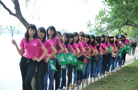 Nữ sinh Hà thành duyên dáng đạp xe vì môi trường - 13 Nữ sinh Hà thành duyên dáng đạp xe vì môi trường