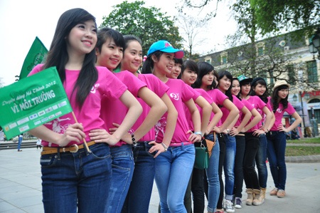 Nữ sinh Hà thành duyên dáng đạp xe vì môi trường - 11 Nữ sinh Hà thành duyên dáng đạp xe vì môi trường