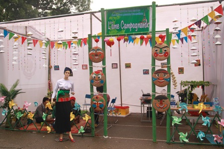 Sinh viên nhảy flashmob mừng ngày Pháp ngữ