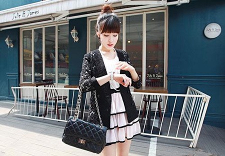 Những cô nàng thích khoe khoang - 1 Những cô nàng thích khoe khoang