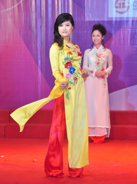 Thướt tha tà áo dài nữ sinh 9X Hà thành - 1 Thướt tha tà áo dài nữ sinh 9X Hà thành