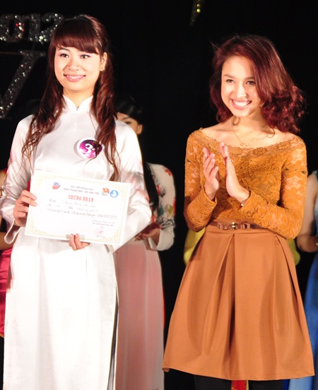 Thanh Vân Hugo rạng rỡ tại cuộc thi Miss HV Ngoại giao - 5 Thanh Vân Hugo rạng rỡ tại cuộc thi Miss HV Ngoại giao