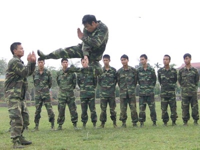Lính trẻ miệt mài học đánh trận - 4 Lính trẻ miệt mài học đánh trận