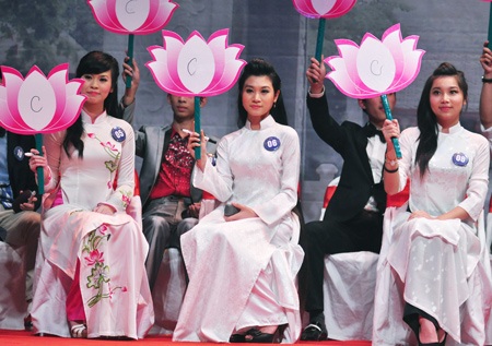 Nữ sinh lớp 10 đăng quang Hoa khôi “Nét đẹp Tràng An” - 9 Nữ sinh lớp 10 đăng quang Hoa khôi “Nét đẹp Tràng An”