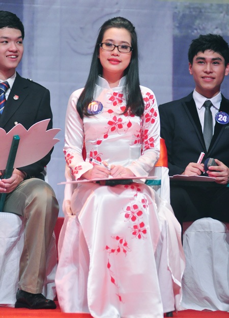 Nữ sinh lớp 10 đăng quang Hoa khôi “Nét đẹp Tràng An” - 6 Nữ sinh lớp 10 đăng quang Hoa khôi “Nét đẹp Tràng An”