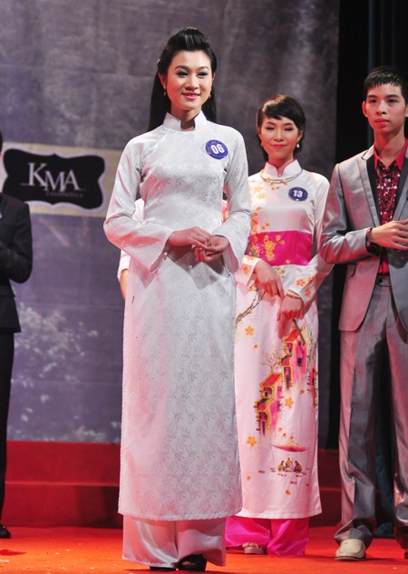 Nữ sinh lớp 10 đăng quang Hoa khôi “Nét đẹp Tràng An” - 1 Nữ sinh lớp 10 đăng quang Hoa khôi “Nét đẹp Tràng An”