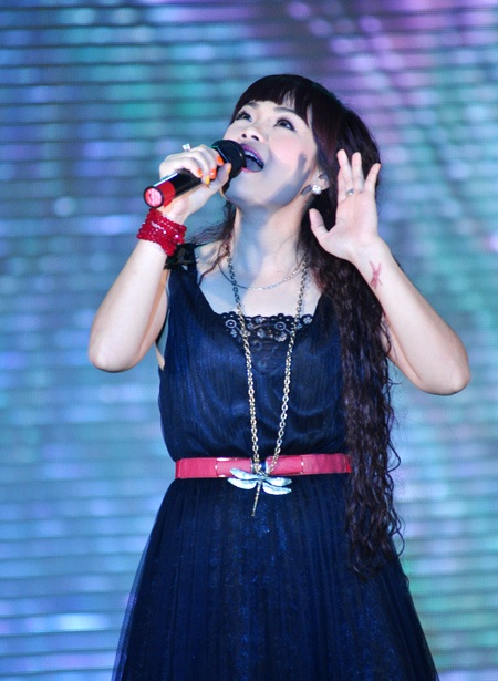 Ca sỹ Ngọc Anh, Ngọc Khuê xinh tươi tri ân trường xưa - 8 Ca sỹ Ngọc Anh, Ngọc Khuê xinh tươi tri ân trường xưa