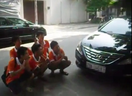 SV vui nhộn với clip chế “Chỉ vì xăng tăng” - 1 SV vui nhộn với clip chế “Chỉ vì xăng tăng”
