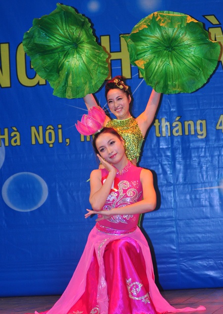 Ấn tượng nam sinh múa Chăm tại Nét đẹp Tràng An - 7 Ấn tượng nam sinh múa Chăm tại Nét đẹp Tràng An