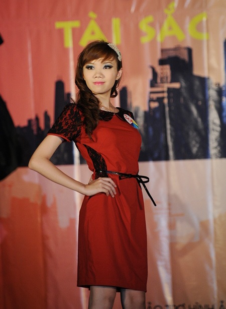 Nữ sinh cá tính đăng quang Hoa khôi báo chí 2012 - 5 Nữ sinh cá tính đăng quang Hoa khôi báo chí 2012