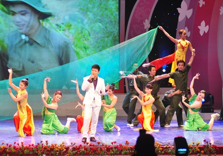 Âm vang mùa Xuân đại thắng - 7 Âm vang mùa Xuân đại thắng - 7