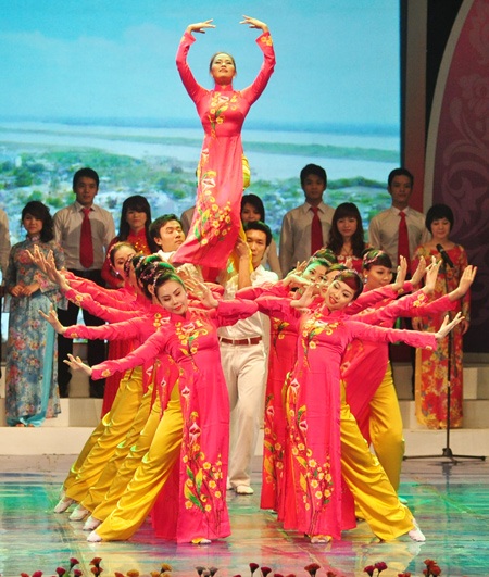 Âm vang mùa Xuân đại thắng - 10 Âm vang mùa Xuân đại thắng - 10