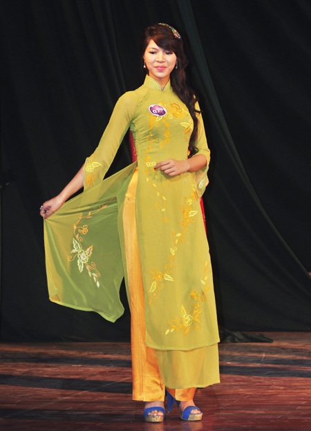 Cao như “siêu mẫu”, nữ sinh đăng quang Hoa khôi du lịch - 6 Cao như “siêu mẫu”, nữ sinh đăng quang Hoa khôi du lịch