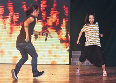 Rocker Anh Khoa, Yanbi và Mr T “đốt cháy” sân khấu SV - 7 Rocker Anh Khoa, Yanbi và Mr T “đốt cháy” sân khấu SV