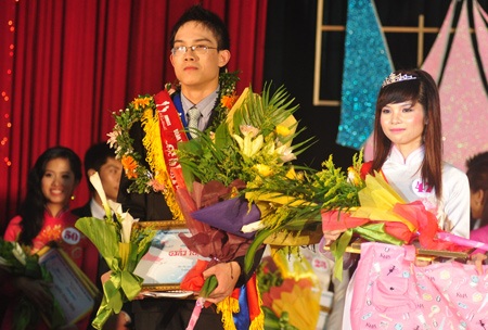 Hoa khôi Tự nhiên đối mặt với “bạo hành”, “sống thử” của SV - 4 Hoa khôi Tự nhiên đối mặt với “bạo hành”, “sống thử” của SV