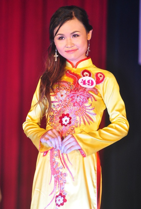 Hoa khôi Tự nhiên đối mặt với “bạo hành”, “sống thử” của SV - 8 Hoa khôi Tự nhiên đối mặt với “bạo hành”, “sống thử” của SV