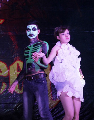 Halloween rùng rợn nhưng sâu sắc của SV trường Báo - 2 Phương Anh