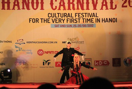 Đoạt giải Nhất cosplay nhờ vào vai “con ma hài hước” - 3 Cặp đôi cosplay thể hiện bài múa