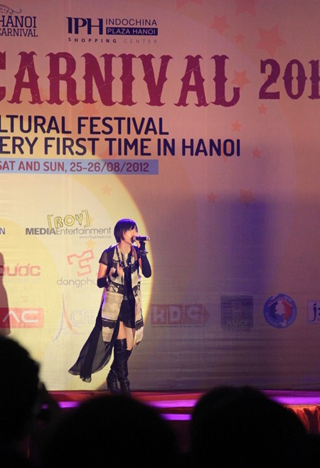 Đoạt giải Nhất cosplay nhờ vào vai “con ma hài hước” - 6 Các cosplayer còn trình diễn bài hát tiếng Nhật rất chuẩn