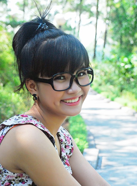 Thiếu nữ thành Vinh khoe sắc rạng ngời - 2 Trần Tú Anh