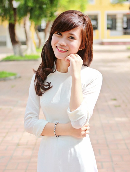 Thiếu nữ thành Vinh khoe sắc rạng ngời - 9 Trần Hương Ly