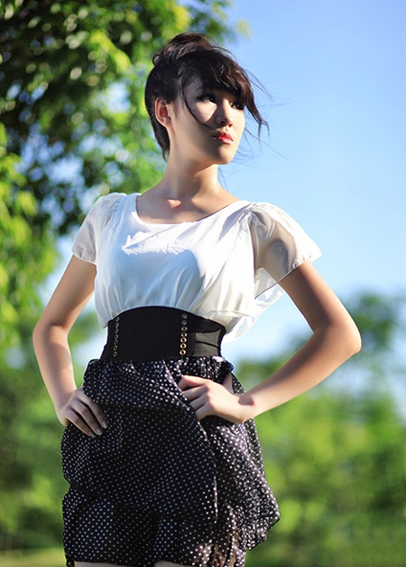 Ngắm thiếu nữ thành Vinh xinh tươi khoe dáng - 9 Đinh Thùy Trang