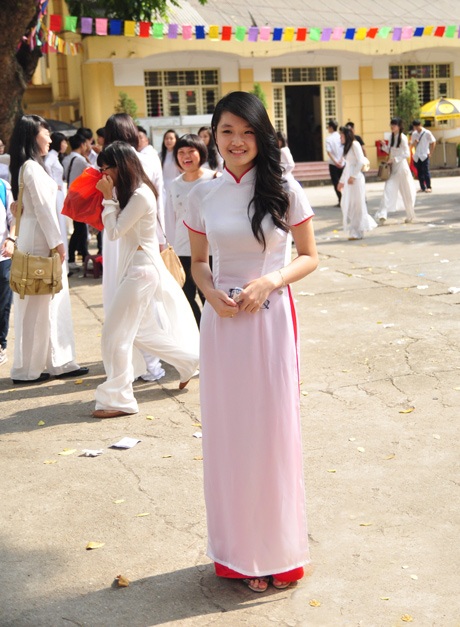 Nữ sinh THPT Việt Đức xinh tươi ngày khai giảng - 7 Vũ Phong